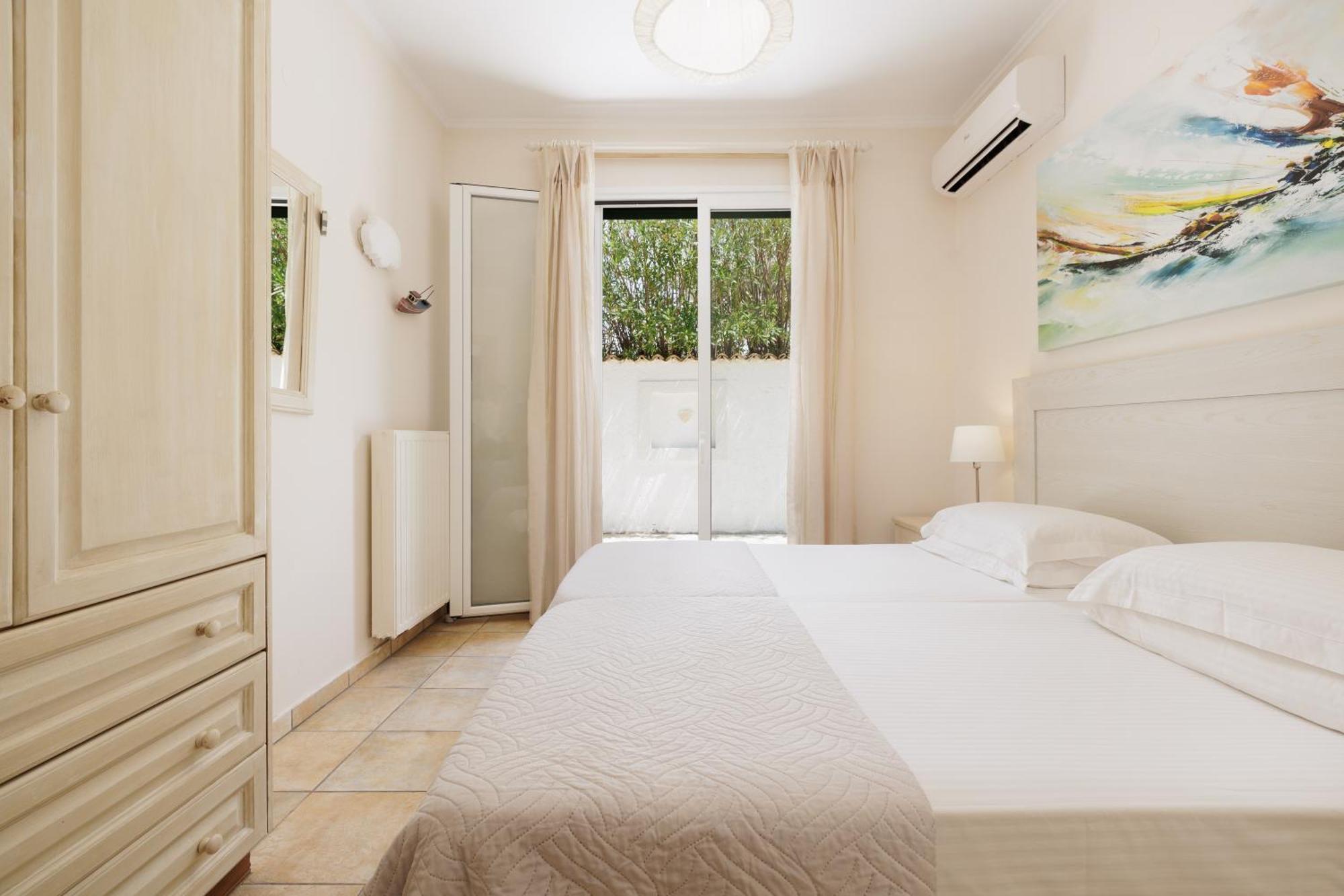 Beachfront Villa Victoras - With Private Beach Sidari  Ngoại thất bức ảnh
