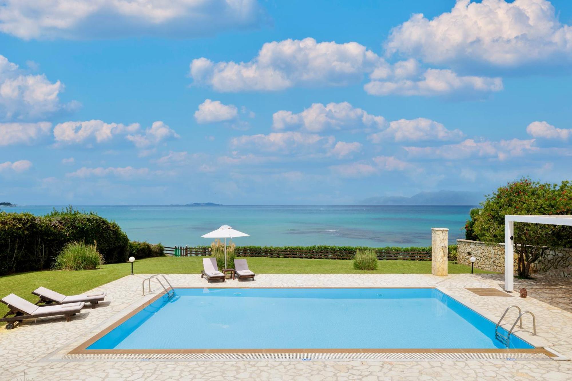 Beachfront Villa Victoras - With Private Beach Sidari  Ngoại thất bức ảnh