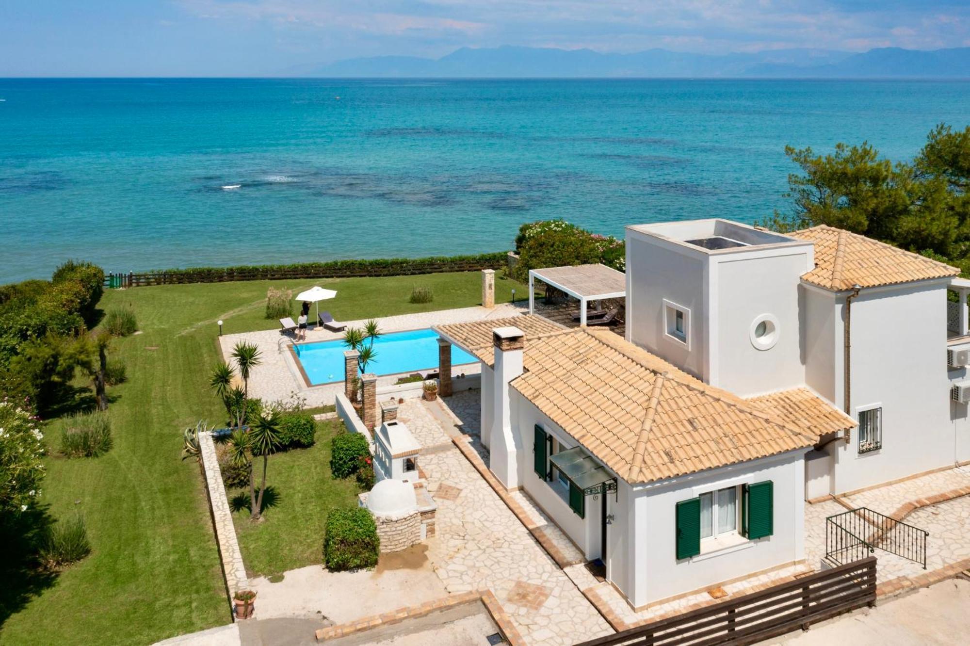 Beachfront Villa Victoras - With Private Beach Sidari  Ngoại thất bức ảnh