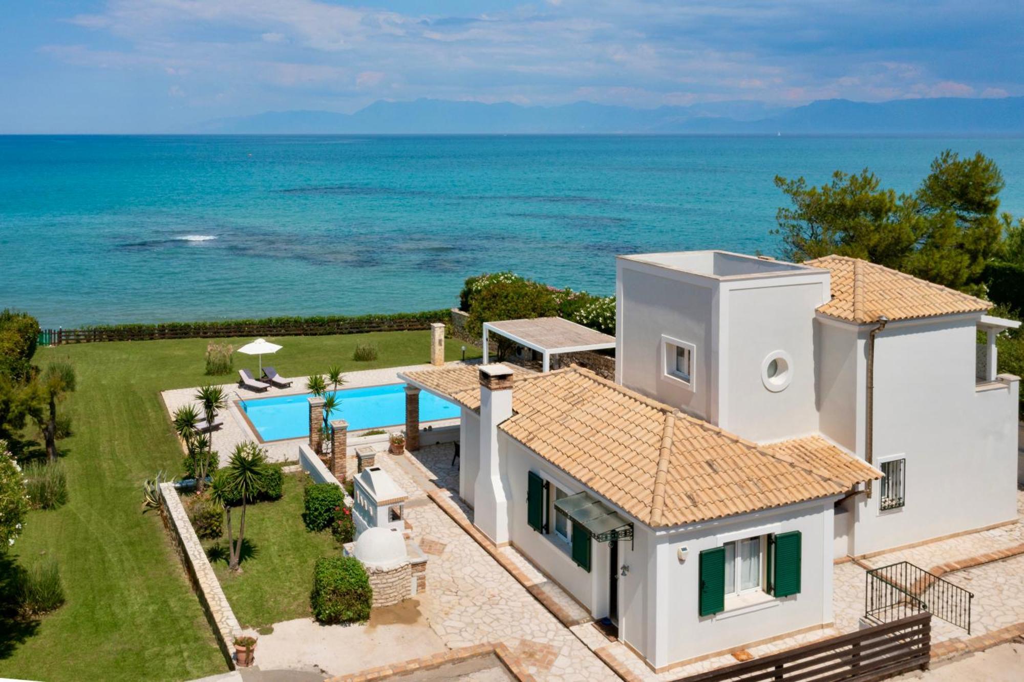 Beachfront Villa Victoras - With Private Beach Sidari  Ngoại thất bức ảnh