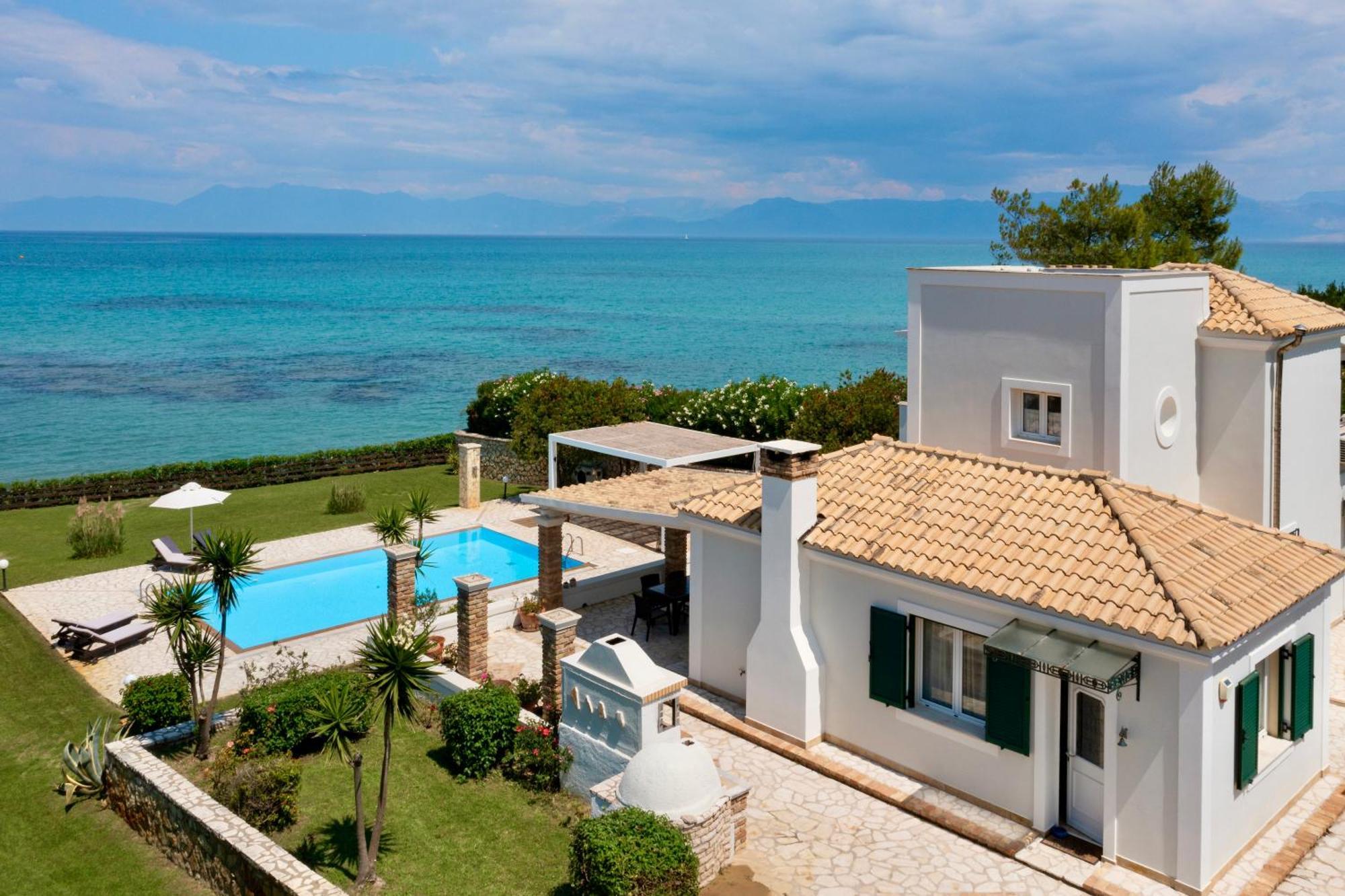 Beachfront Villa Victoras - With Private Beach Sidari  Ngoại thất bức ảnh